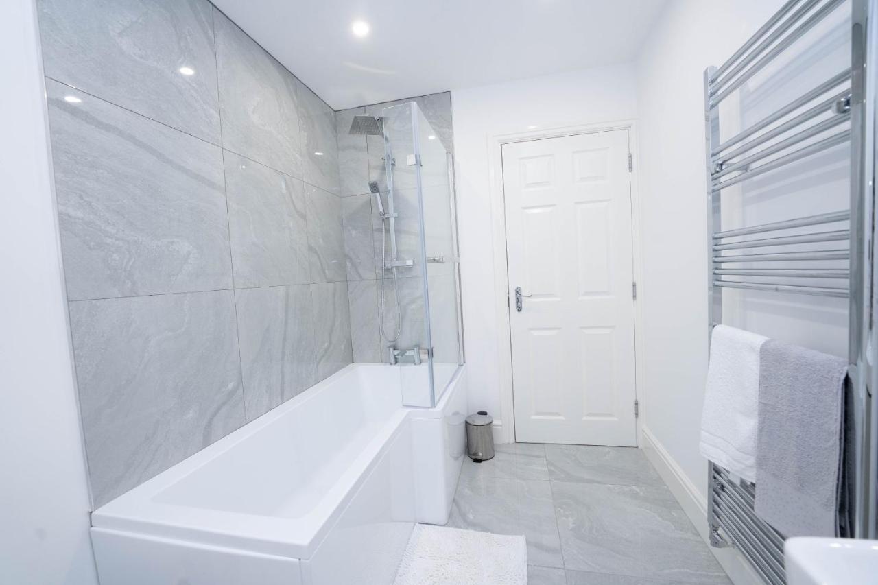 Entire Modern Home With Private Parking For 6/8 Persons Worksop Dış mekan fotoğraf