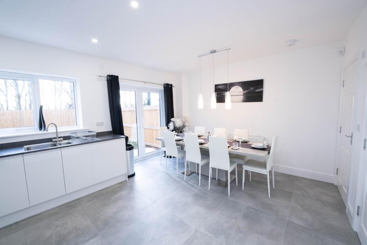 Entire Modern Home With Private Parking For 6/8 Persons Worksop Dış mekan fotoğraf