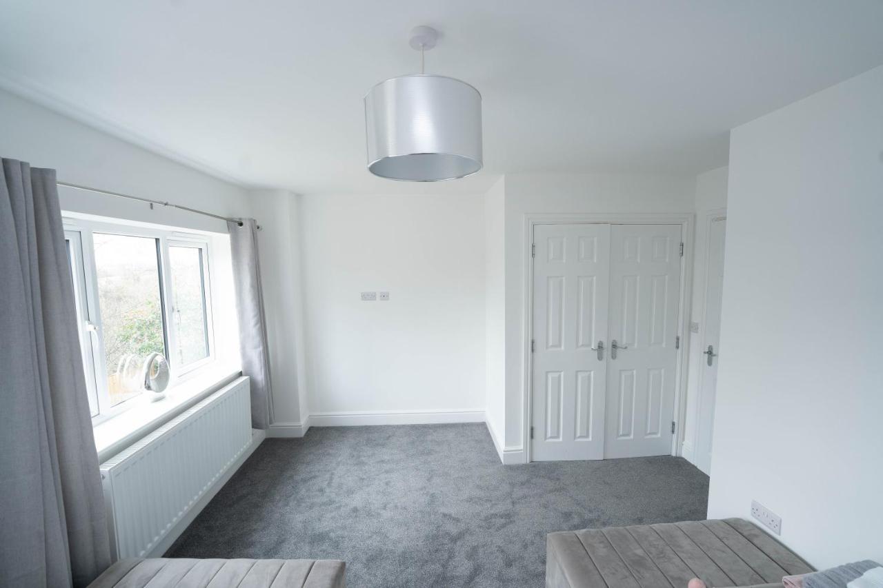 Entire Modern Home With Private Parking For 6/8 Persons Worksop Dış mekan fotoğraf