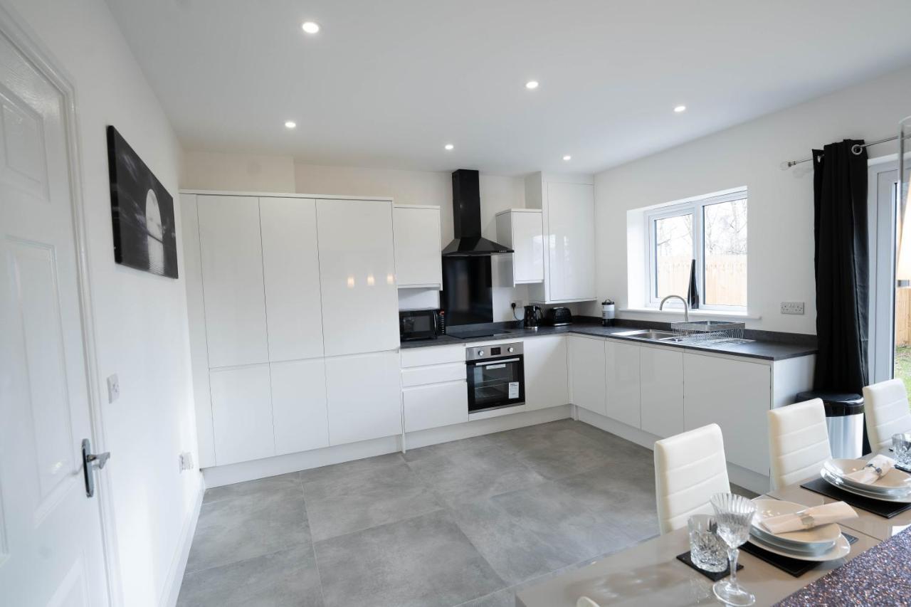Entire Modern Home With Private Parking For 6/8 Persons Worksop Dış mekan fotoğraf