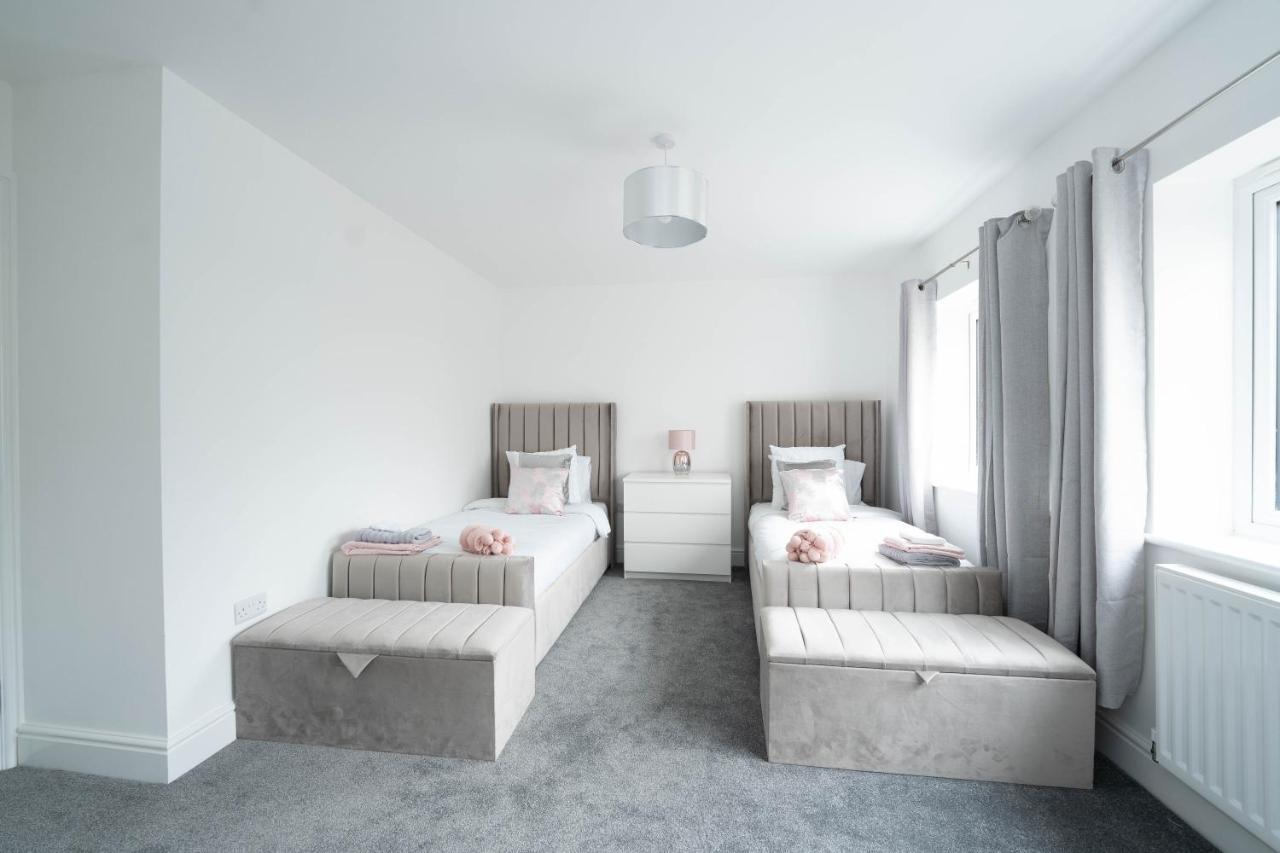 Entire Modern Home With Private Parking For 6/8 Persons Worksop Dış mekan fotoğraf