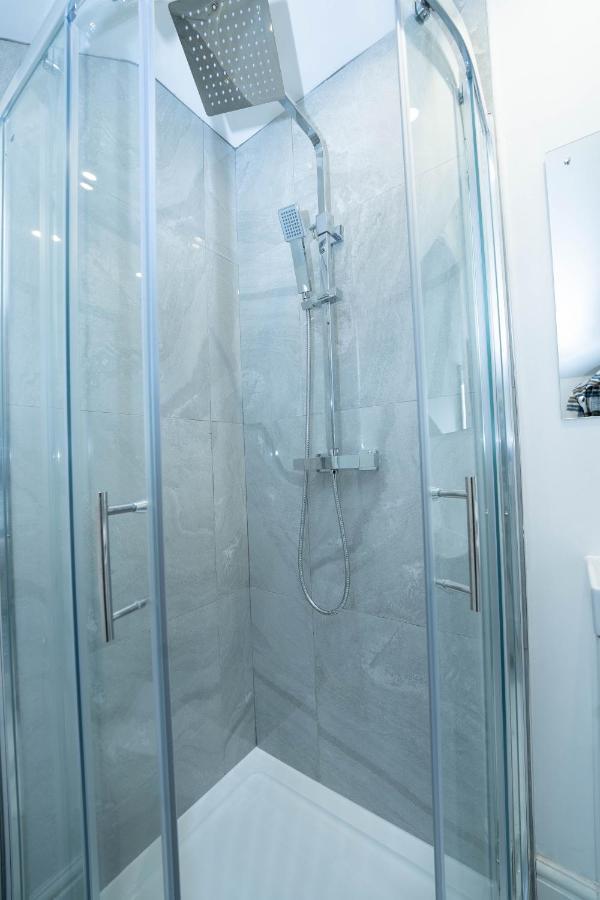 Entire Modern Home With Private Parking For 6/8 Persons Worksop Dış mekan fotoğraf