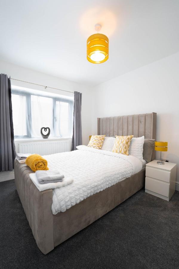 Entire Modern Home With Private Parking For 6/8 Persons Worksop Dış mekan fotoğraf