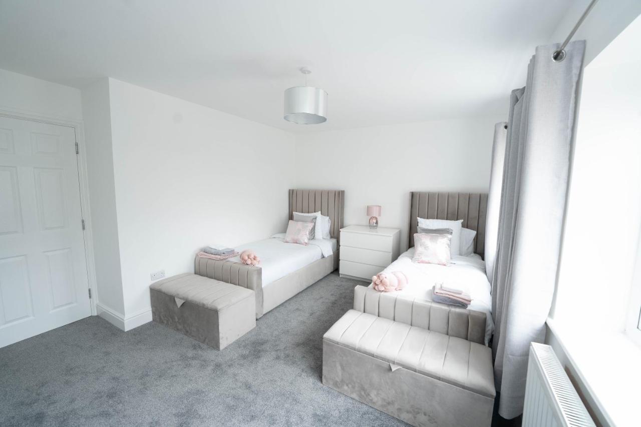 Entire Modern Home With Private Parking For 6/8 Persons Worksop Dış mekan fotoğraf